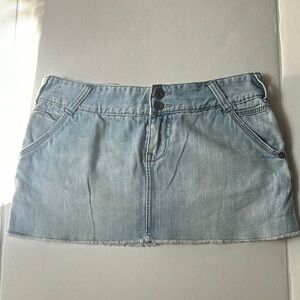 Roxy Denim Mini Skirt - Size 9 - Light Wash Frayed Hem